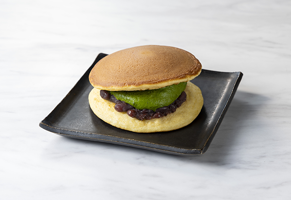 『ふわもち生どら焼 濃い宇治抹茶クリーム』/出典:セブンーイレブン・ジャパン