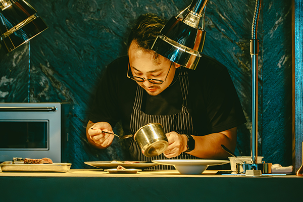 Restaurant ON シェフSHOTA氏／出典：祭畤温泉 かみくら／ニア