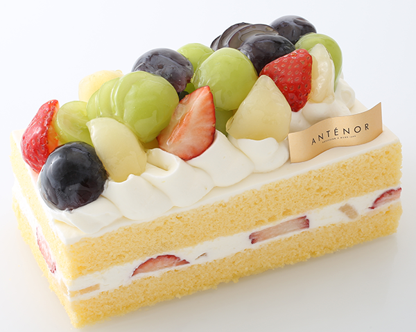 『シャインマスカットと巨峰のフルーツショートケーキBOX』/出典:エーデルワイス