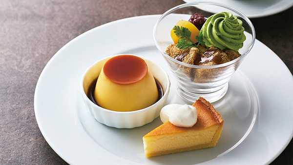『期間限定デザートプレートとお飲物』/出典:モロゾフ